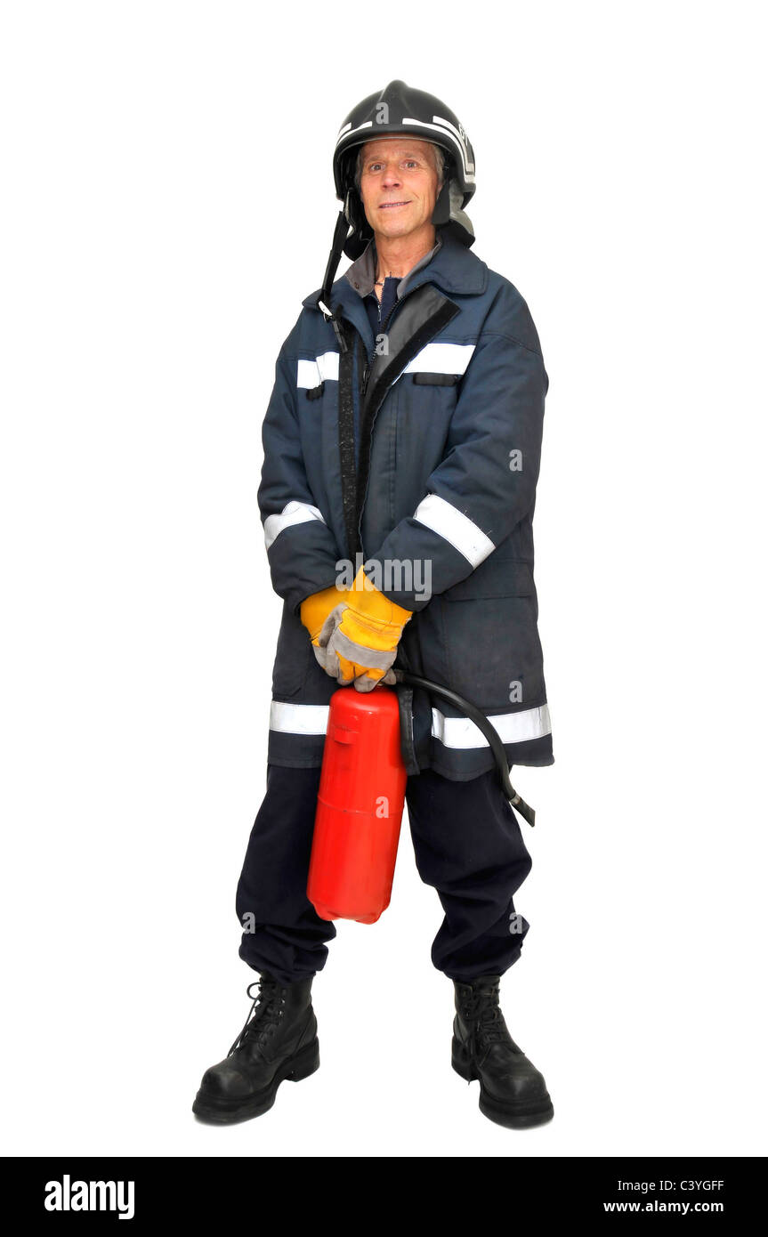 Feuerwehrmann in Uniform, die isoliert in weiß Stockfoto