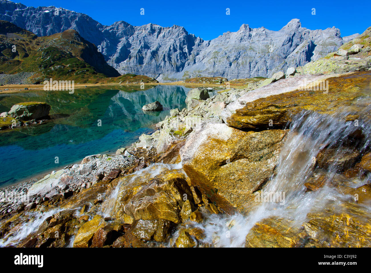 Obersee, Schweiz, Kanton Uri, Natur-reserve, Urschweiz, Erstfeld Tal, See, Bergsee, Reflexion, Felsen, Klippe, broo Stockfoto