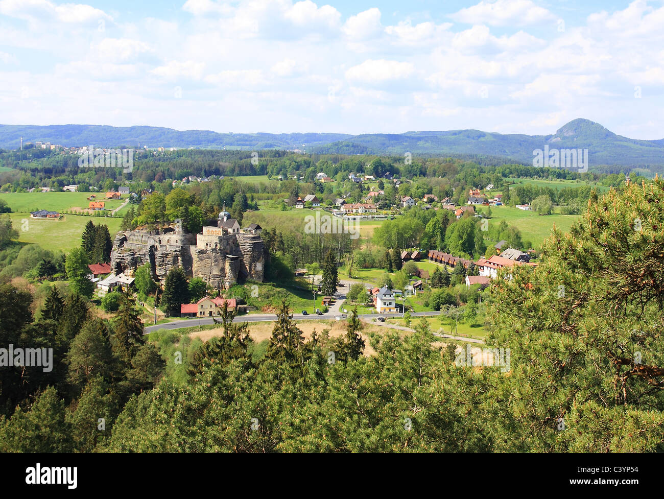 Felsigen mittelalterliche Burg Sloup, Tschechische Republik Stockfoto