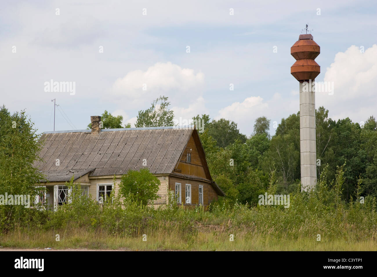 Alten Sowjet-Ära Wasserturm. Preili Bezirk. Lettgallen. Lettland. Stockfoto
