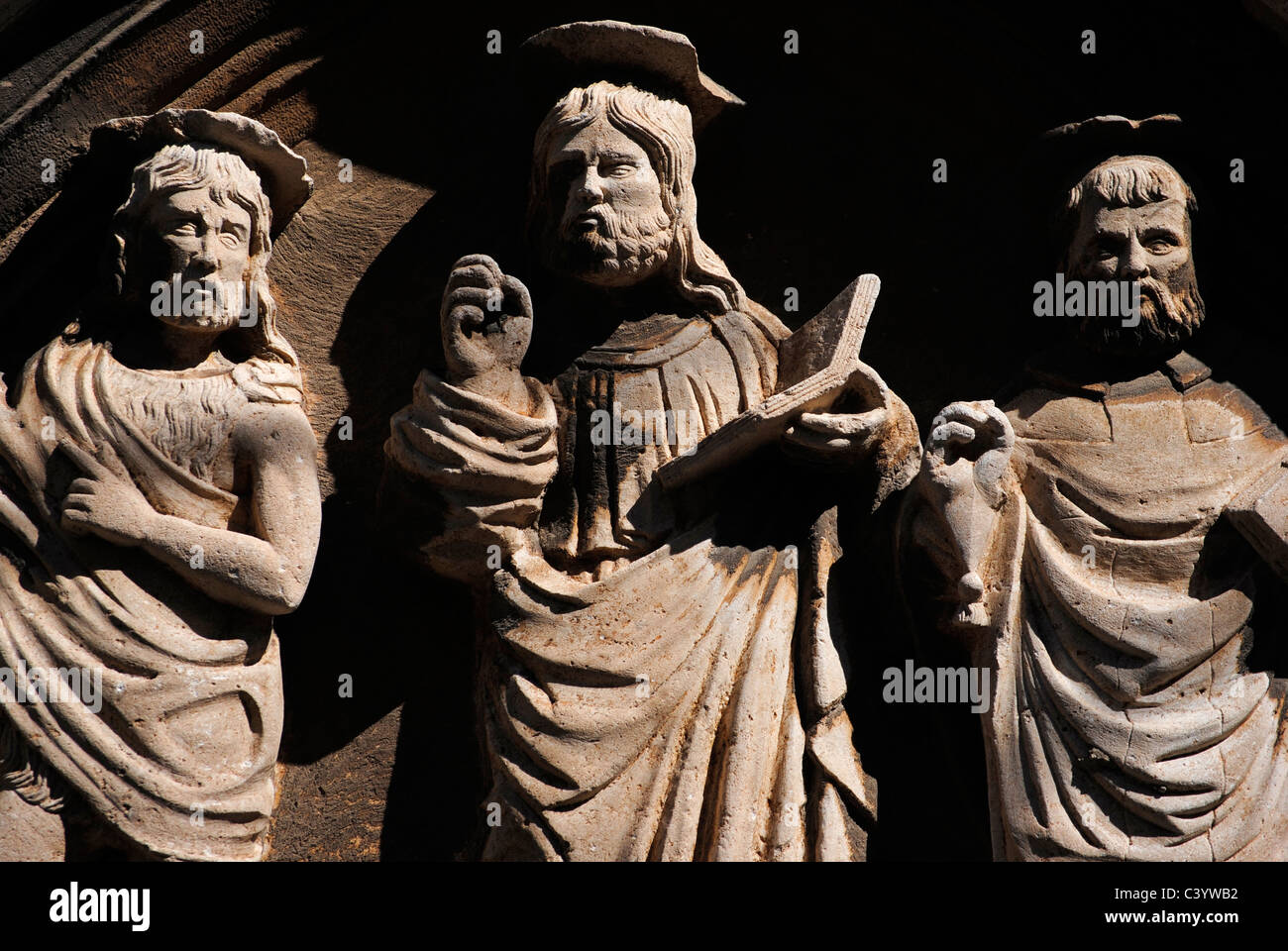 Skulpturen auf einer mittelalterlichen Kirche. Dubrovnik, Croacia Stockfoto