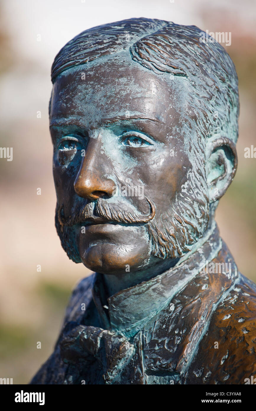 Nerja, Costa Del Sol, Provinz Malaga, Spanien. Kopf der Statue des Königs Alfonso XII von Spanien am Balcon de Europa. Stockfoto