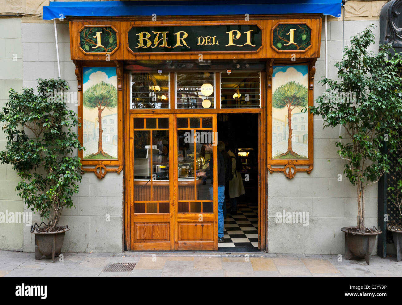 Der historische Bar del Pi auf dem Plaça Sant Josep Oriol in das gotische Viertel, Barcelona, Katalonien, Spanien Stockfoto