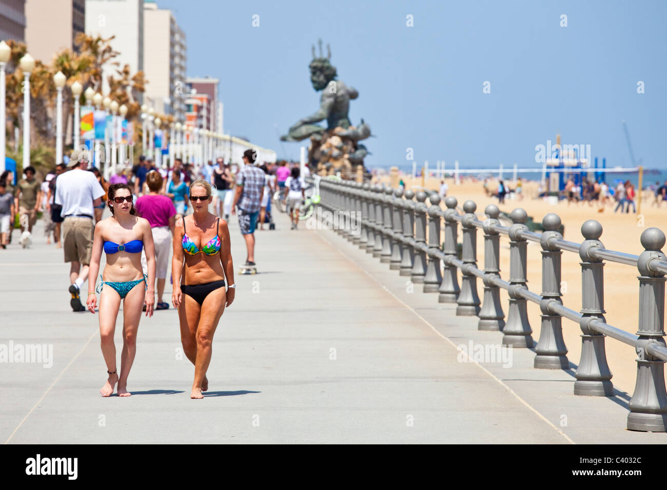 Neptun-Statue auf der Promenade in Virginia Beach, Virginia Stockfoto