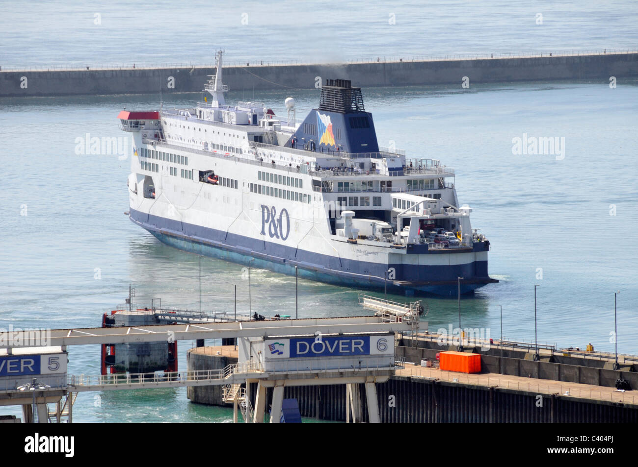 Hafen von Dover Fährhafen in den Eastern Docks und P & O Service Anreise Stockfoto