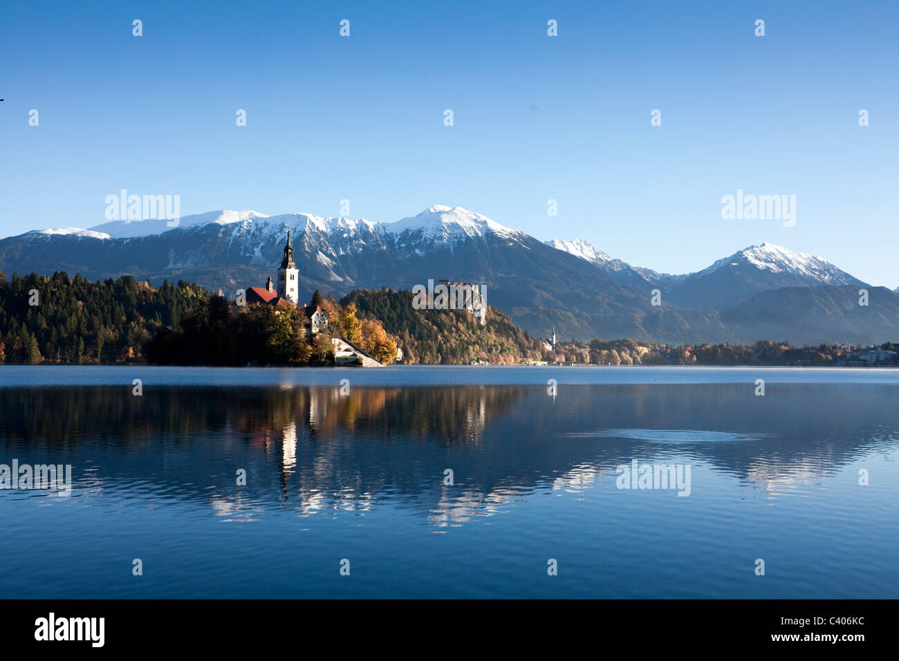 Slowenien, Europa, Bled, See, Herbst, Kirche, Berge Stockfoto