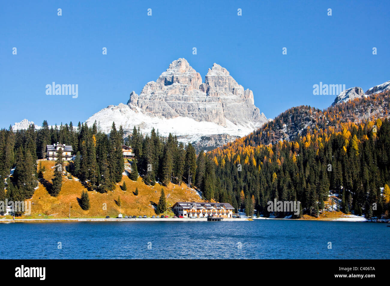 Italien, Europa, Dolomiten, Alpen, Hotel, Herbst, Berge, Schnee, Tre Cime de Lavaredo Stockfoto