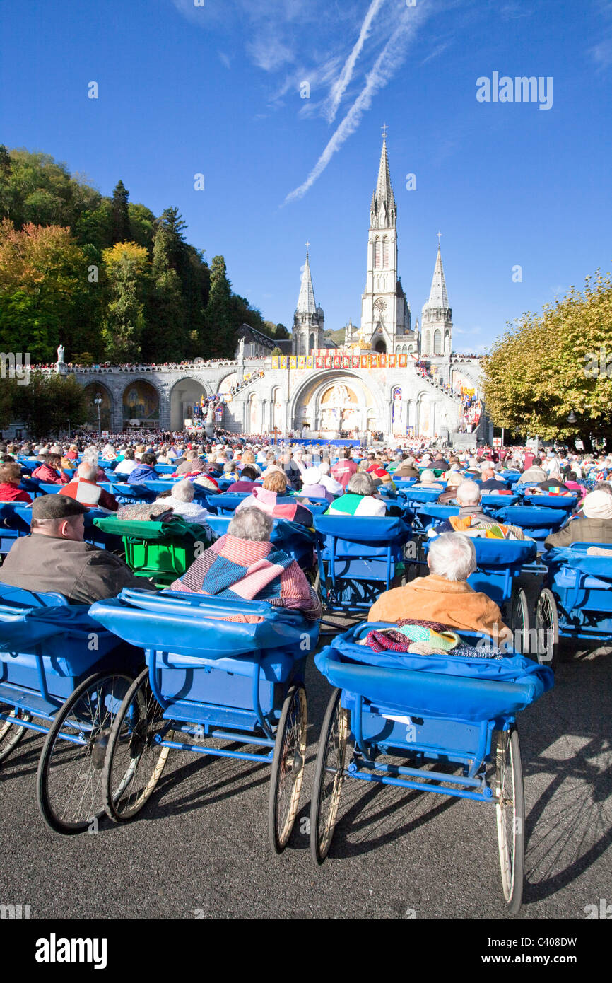 Frankreich, Europa, Lourdes, Pyrenäen, Ort der Pilgerfahrt, Hoffnung, Wunder, Behinderte, behindert, Gläubige, Gläubiger, religion Stockfoto