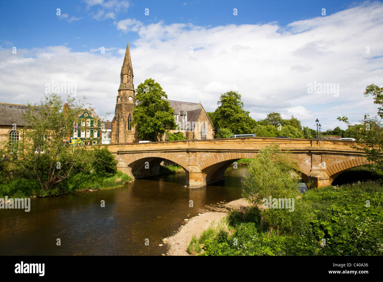 Telford-Brücke und Str. Georges Kirche Morpeth Northumberland England Stockfoto