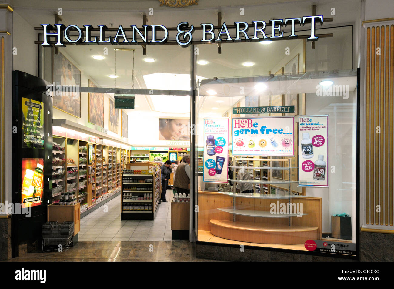 Holland und Barrett Vitamine Suppliments Reformhaus Stockfoto