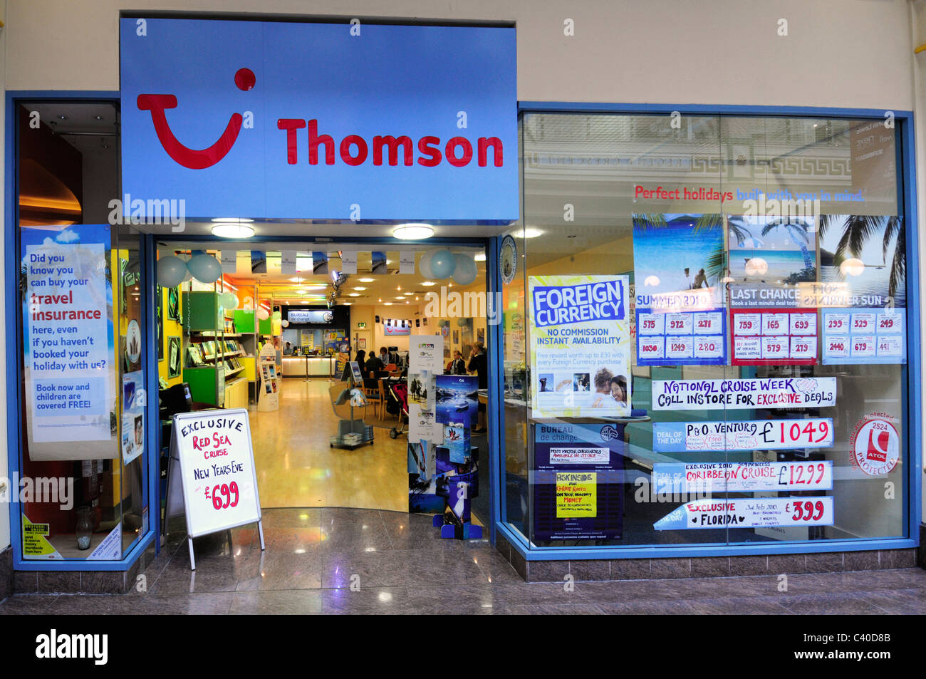 Thomson Reisebüro Urlaub Schnäppchen Stockfoto