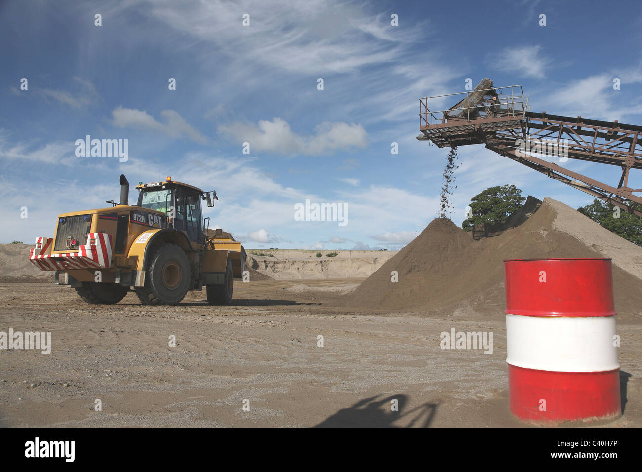 Caterpillar CAT 972H Frontlader Arbeiten in Kiesbetten bewegen benotet sand Stockfoto