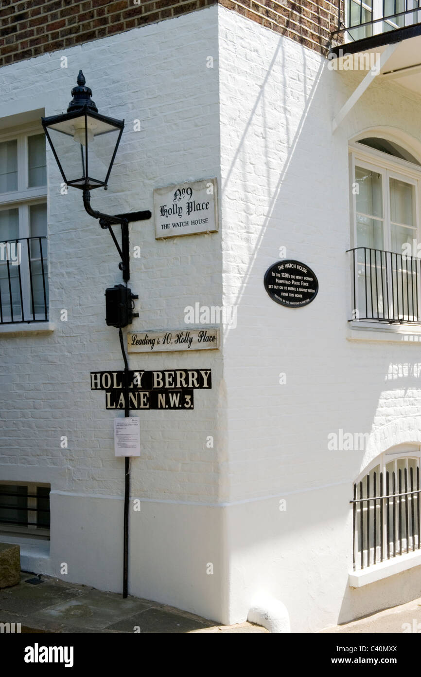 London, Hampstead Village, Ecke Holly Berry Lane & Holly Ort Website von The Watch House, sehr frühen Polizei station 1830 Stockfoto