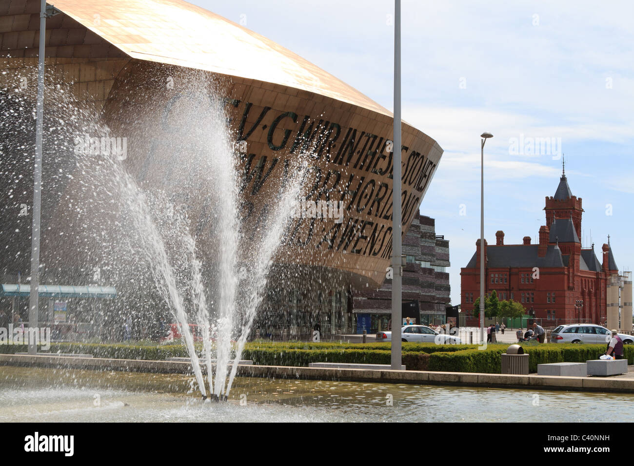 Millenium Centre, Bucht von Cardiff, Cardiff, Stadt und Grafschaft von Cardiff, Südwales, UK Stockfoto