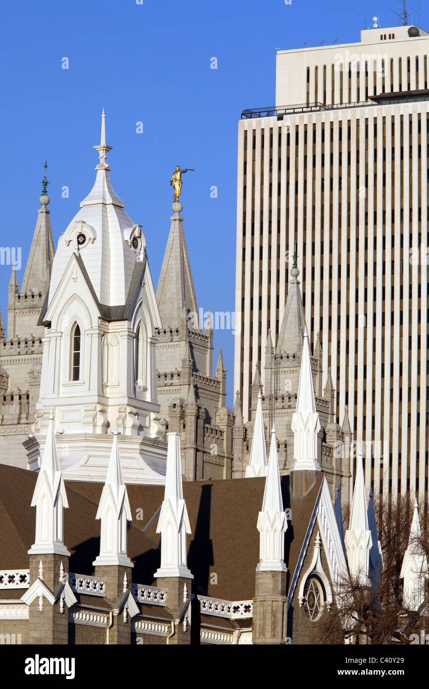 Aula und Salt-Lake-Tempel in Temple Square mit World Headquarter für die Kirche Jesu Christi der Heiligen der letzten Tage Stockfoto Aula und Salt-Lake-Tempel in Temple Square mit World Headquarter für die Kirche Jesu Christi der Heiligen der letzten Tage Stockfoto