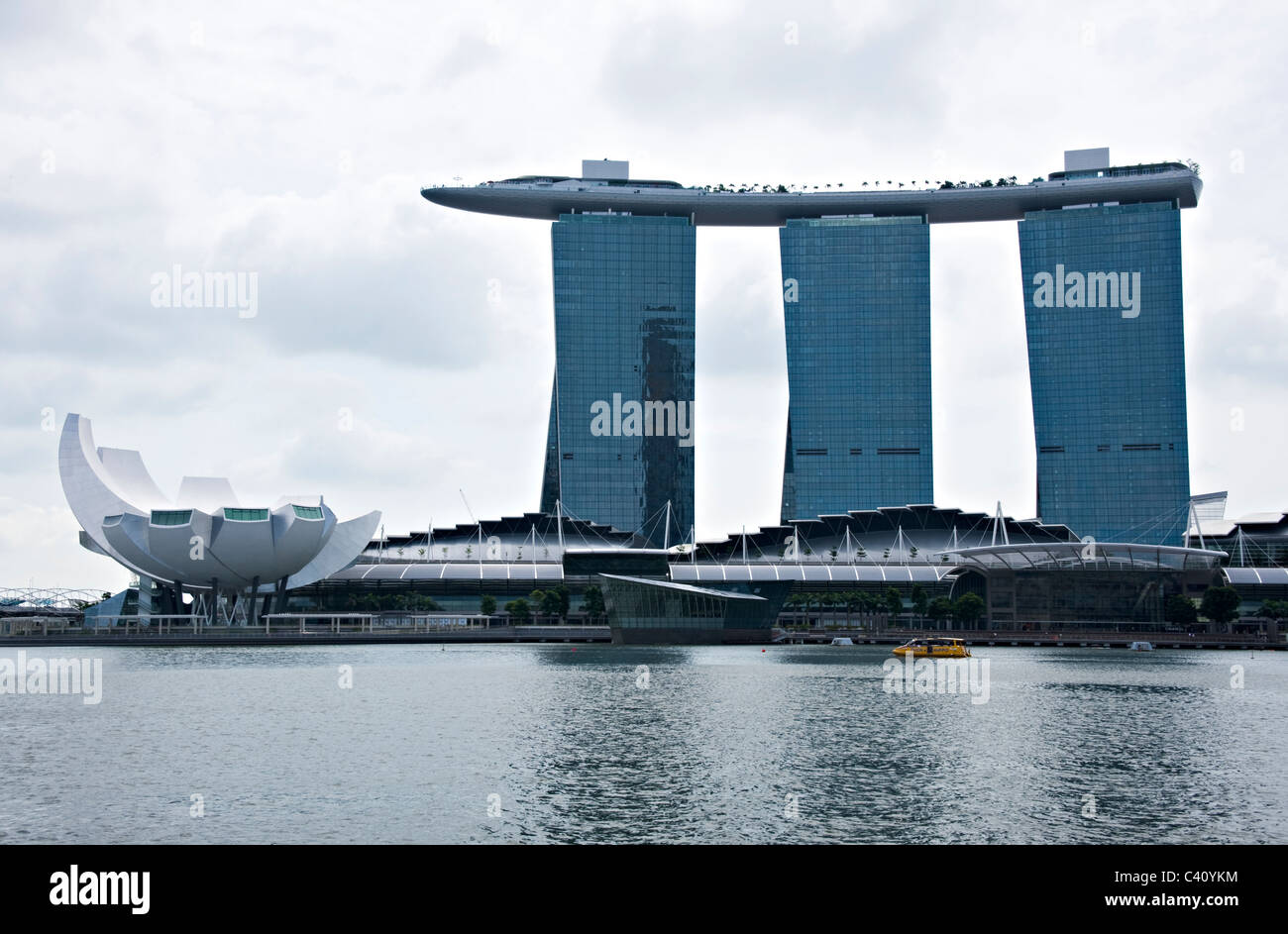 Artscience Museum und Marina Sands Bay Hotel und Casino-Komplex mit Sky Park Republik Singapur Asien Stockfoto