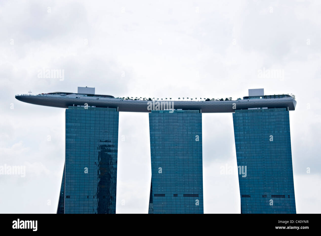 Marina Bay Sands Resort Hotel &amp; Casino mit überdachten Dachgarten in Singapur Asien Stockfoto