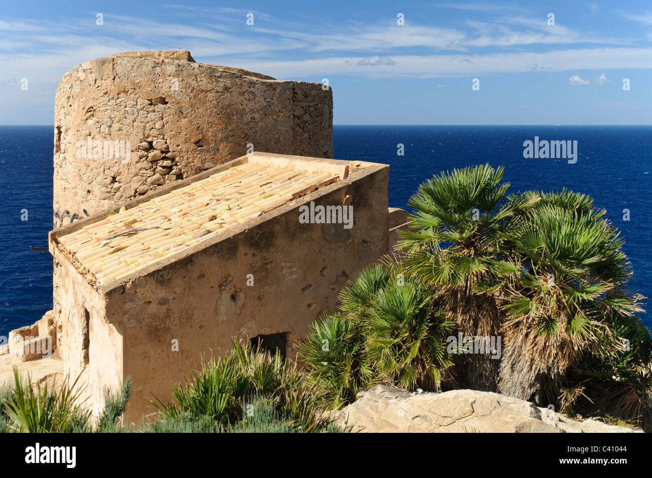 alt, Architektur, außen, außerhalb Ansicht, Balearen, Gebäude, im Freien, draußen, europäisch, Europa, Felsen, felsig, Bui Stockfoto