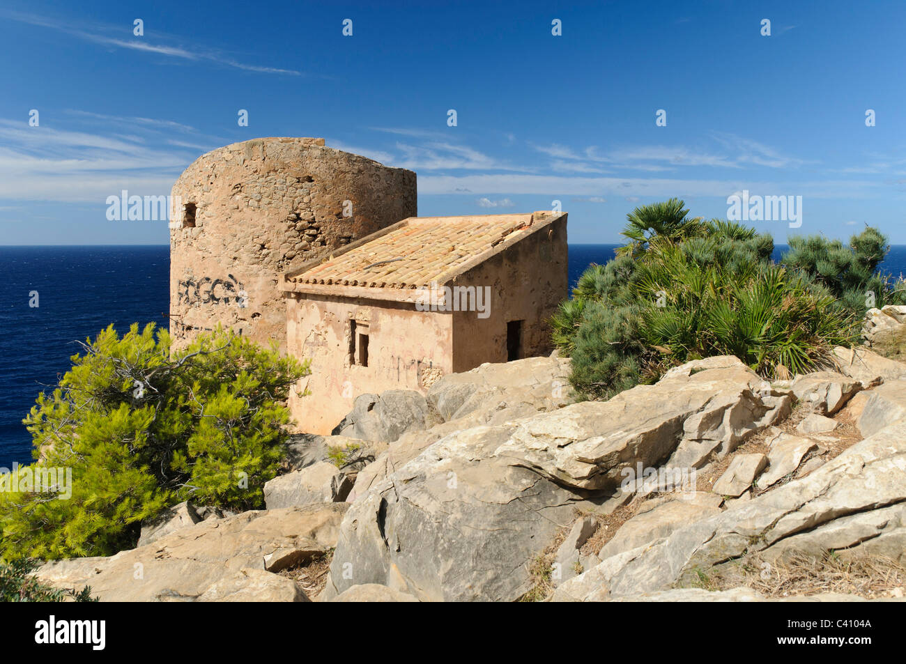alt, Architektur, außen, außerhalb Ansicht, Balearen, Gebäude, im Freien, draußen, europäisch, Europa, Felsen, felsig, Bui Stockfoto