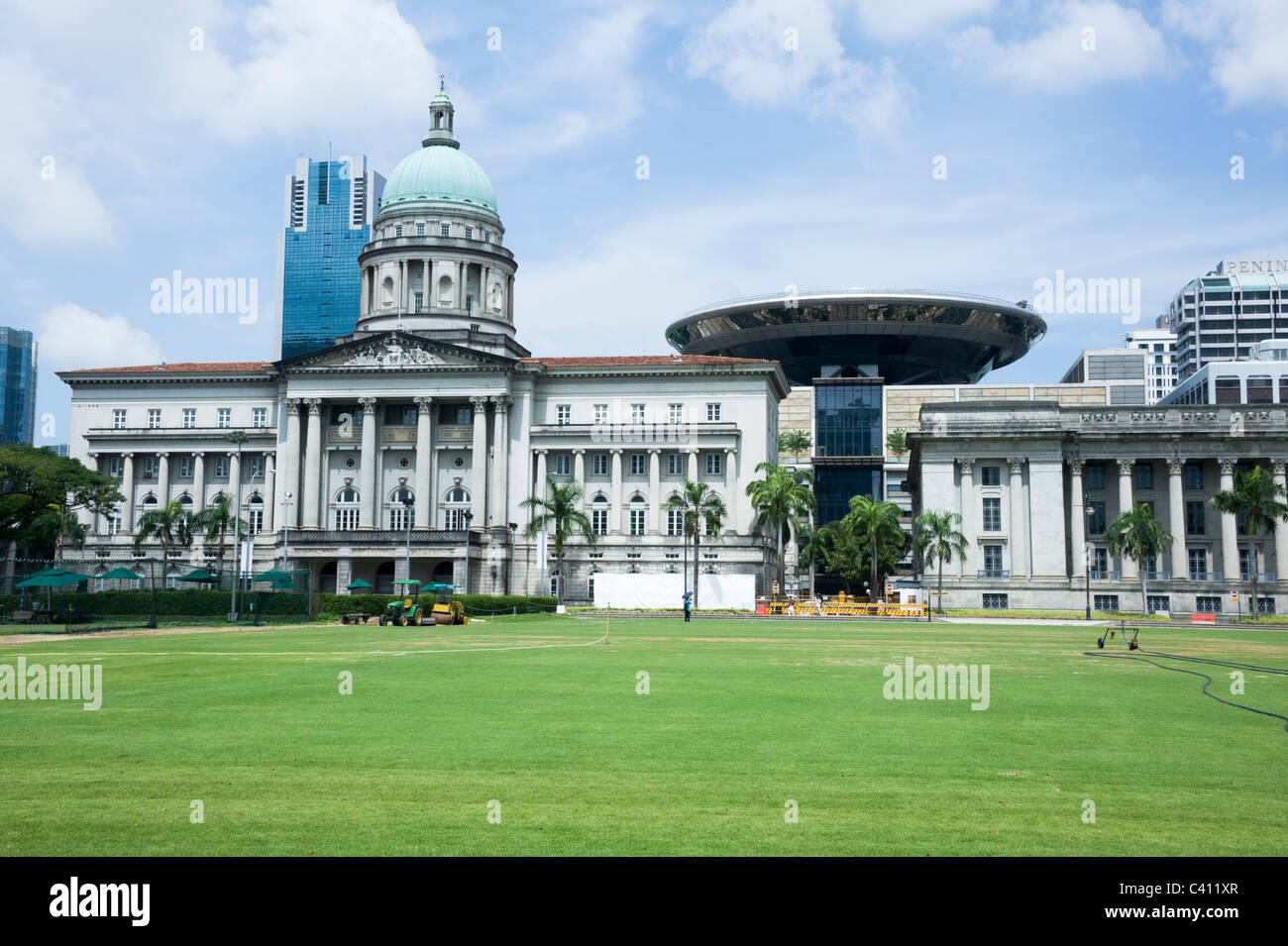 Die gewölbte und neue Supreme Court Altbauten und Rathaus in Singapur Asien Stockfoto