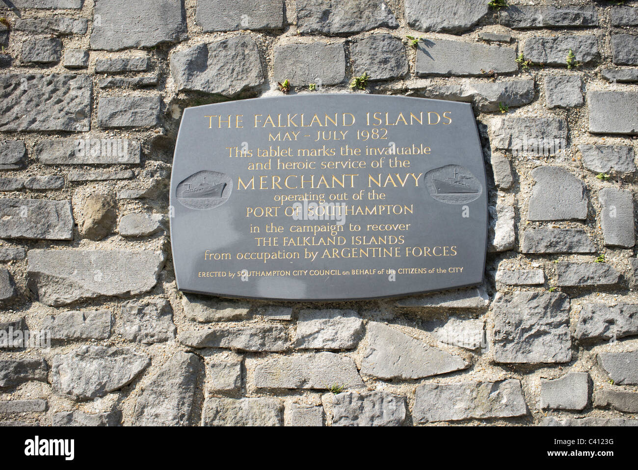 Handelsmarine-Denkmal für die Falkland-Krieg in Southampton, Hampshire UK Stockfoto