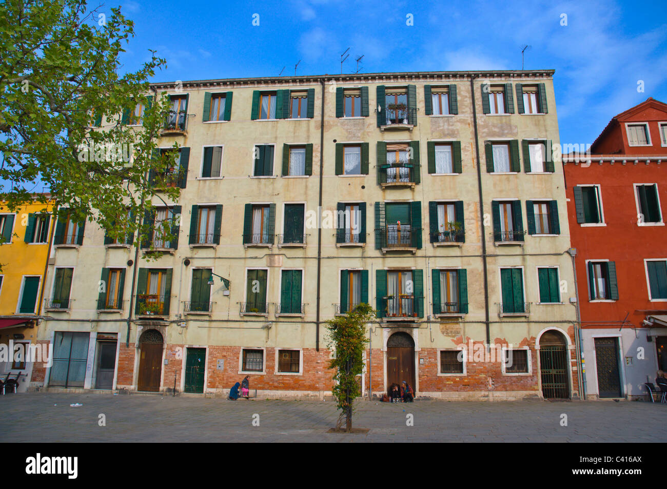 Wohnblock Campo Santa Margherita quadratische Dorsoduro Viertel Venedig Italien Europa Stockfoto