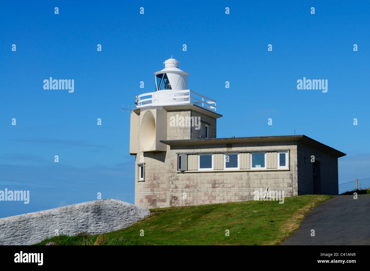 Stier Point Lighthouse in der Nähe von Mortehoe, Devon, England. Stockfoto