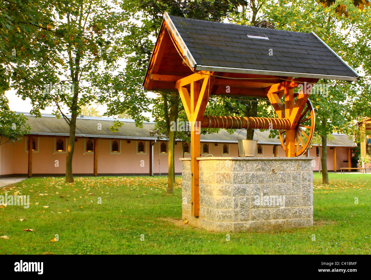 Traditionelle Wasser-Brunnen, Wasserversorgung auf alte Art und Weise Stockfoto