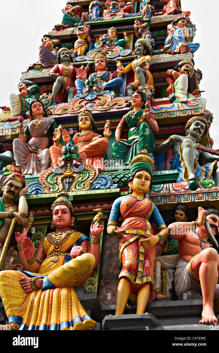 Der farbenfrohe Sri Mariamman Hindu-Tempel in Chinatown Singapur Republik Singapur Asien Stockfoto