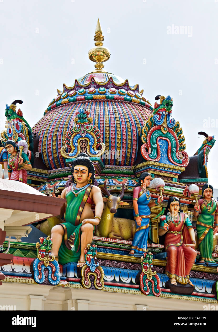 Der farbenfrohe Sri Mariamman Hindu-Tempel in Chinatown Singapur Republik Singapur Asien Stockfoto