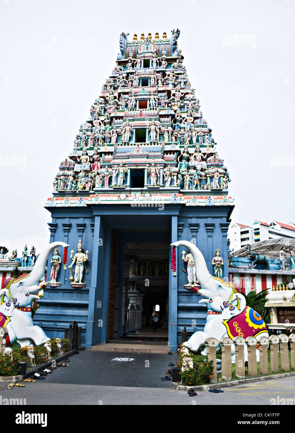 Der farbenfrohe Sri Srinivasa Perumal Hindu-Tempel in Little India Singapur Republik Singapur Asien Stockfoto