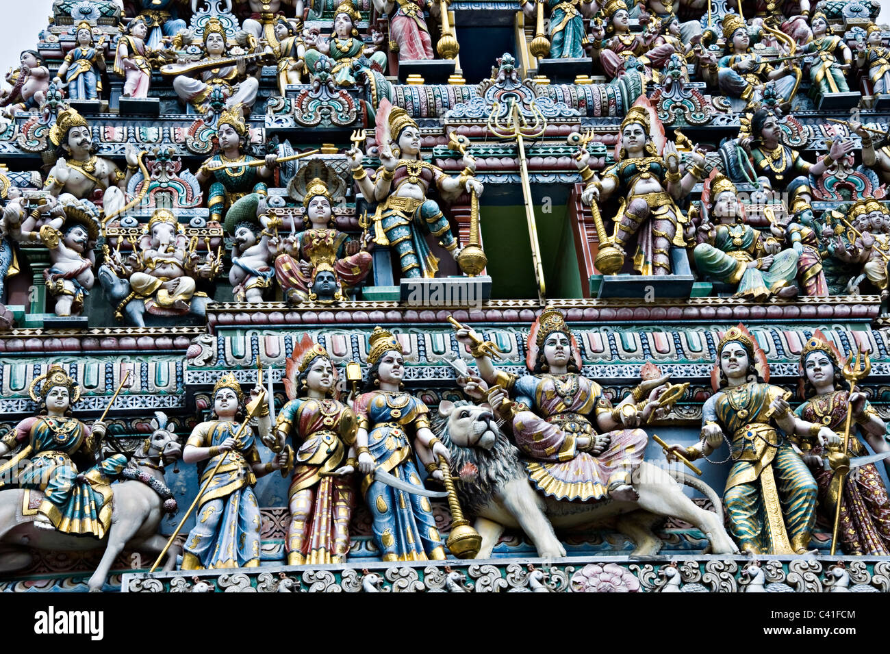 Der farbenfrohe Sri Srinivasa Perumal Hindu-Tempel in Little India Singapur Republik Singapur Asien Stockfoto