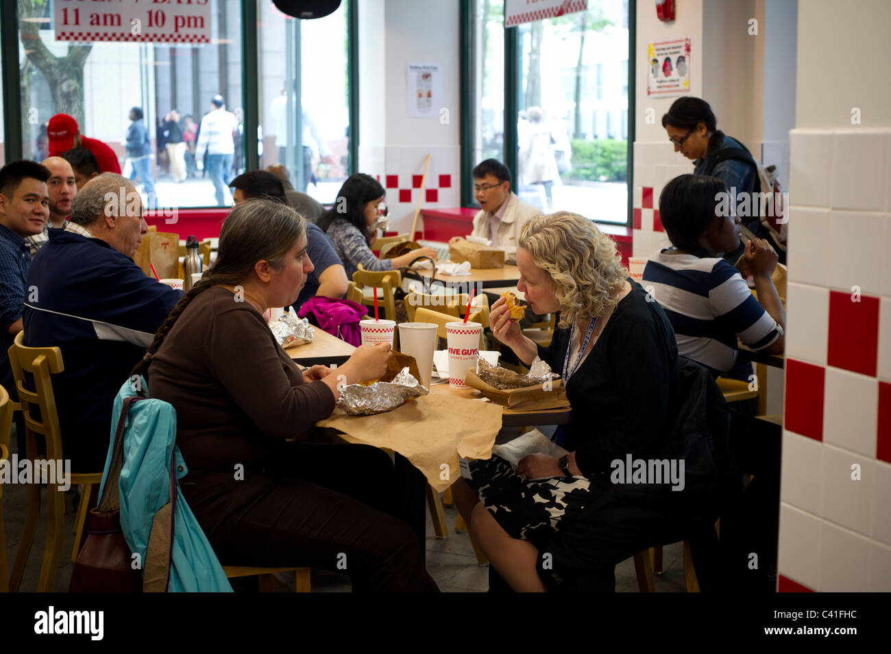 Fünf Jungs Burger und Pommes frites Lage im Zentrum Metrotech im New Yorker Stadtteil Brooklyn Stockfoto