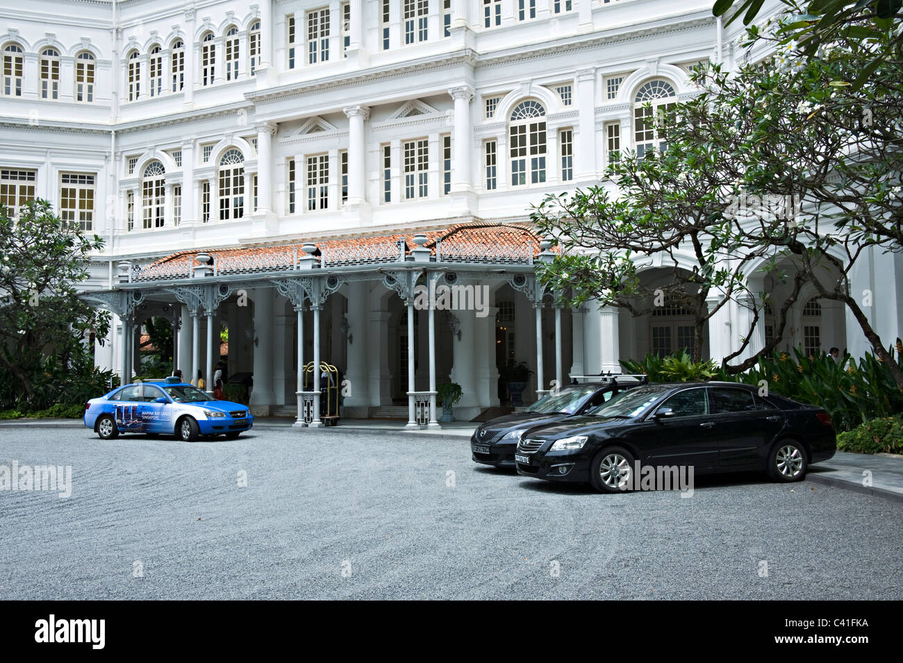 Das berühmte kolonialen Stil Raffles Hotel in Strand Road Singapur Republik Singapur Asien Stockfoto