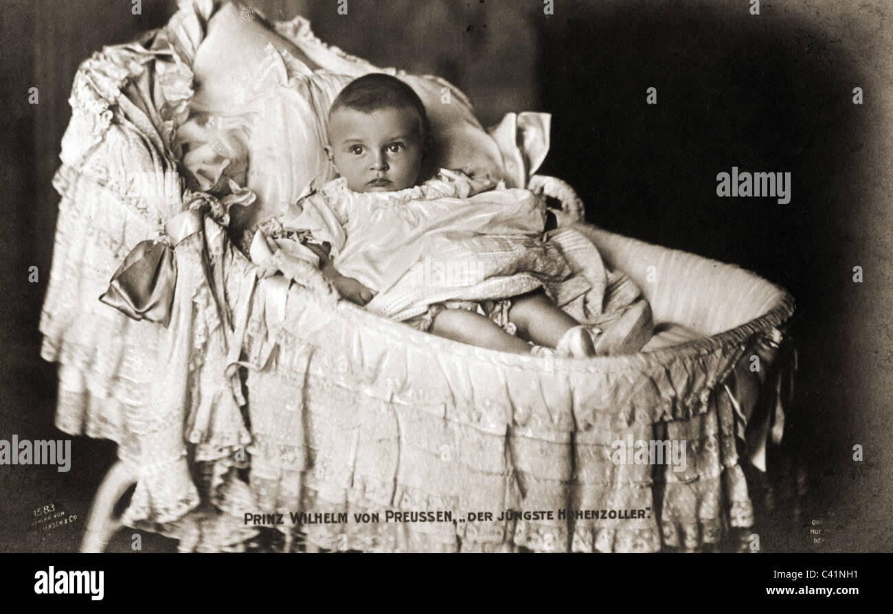 William Frederick, 4.7.1906 - 26.5.1940, Prinz von Preßburg, als Kind, in der Wiege, Postkarte, 1906, Stockfoto