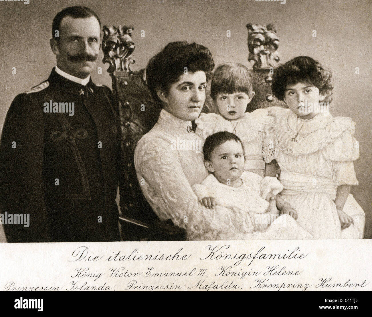 Victor Emmanuel III, 11.11. 1869 - 28.12.1947, König von Italien 29.7.1900 - 29.7.1946, mit Familie, Königin Helen, Prinzessin Yolanda, Prinzessin Mafalda, Prinz Umberto, 1905, Stockfoto