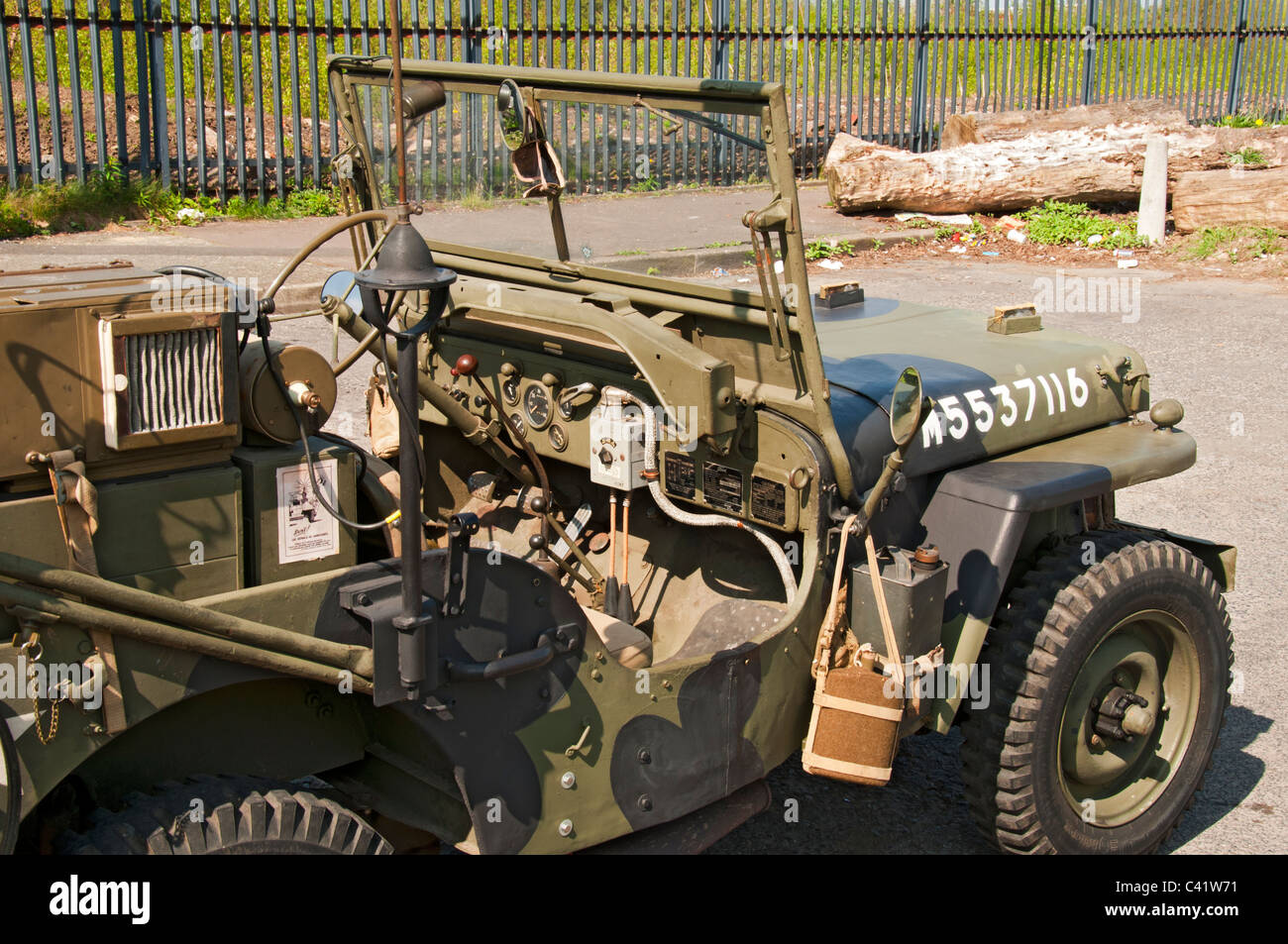 Ford Willys MB uns Armee Jeep, c1941-5, bei einer Parade von WW2, Miles Platting, Manchester, England, UK Stockfoto