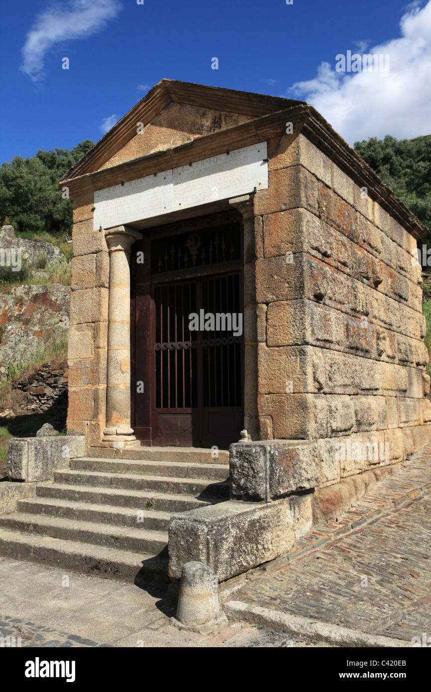 Der Roman Temple (Templo Romano) in Alcantara in der Provinz Extremadura in Spanien. Stockfoto