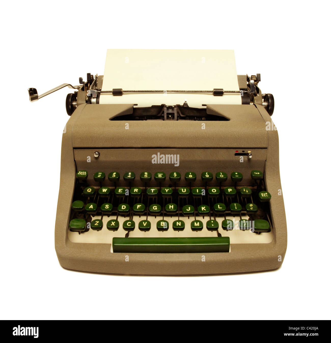 Jahrgang der 1950er Jahre Reiseschreibmaschine auf weißem Hintergrund Stockfoto