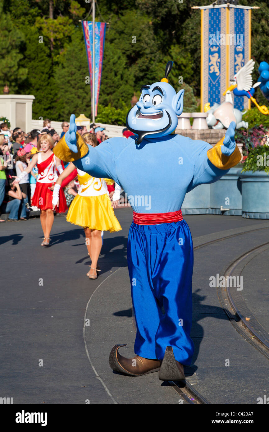 Genie aus der Aladdin-Serie Walks in A Dream Come True Parade im Magic Kingdom in Disney World, Kissimmee, Florida Stockfoto