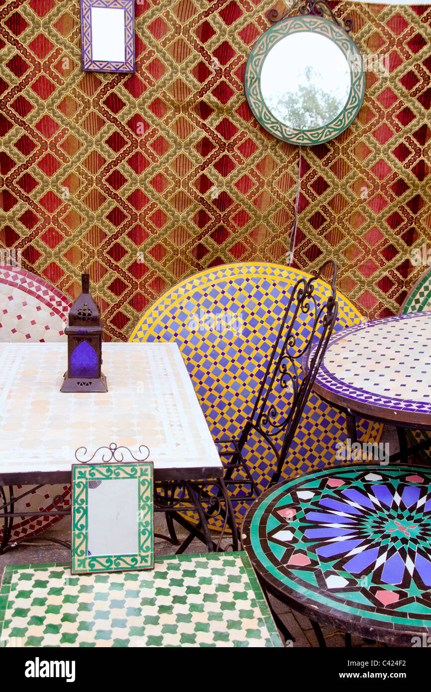 Arabische Deko Mosaikfliesen und Stoff Dekoration mediterrane Stockfoto