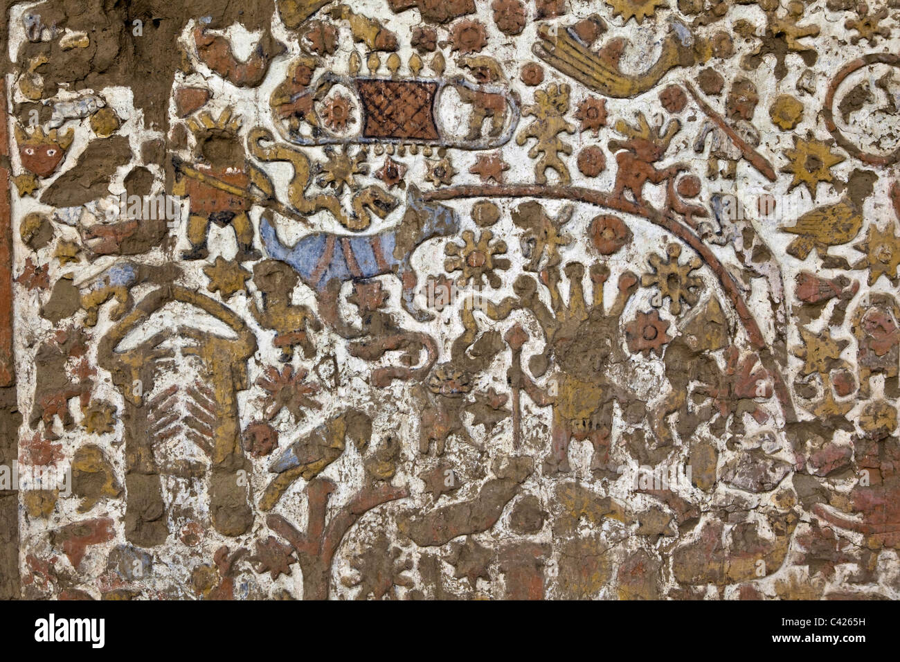 Reliefs und Friese im zeremoniellen Plaza. Stockfoto