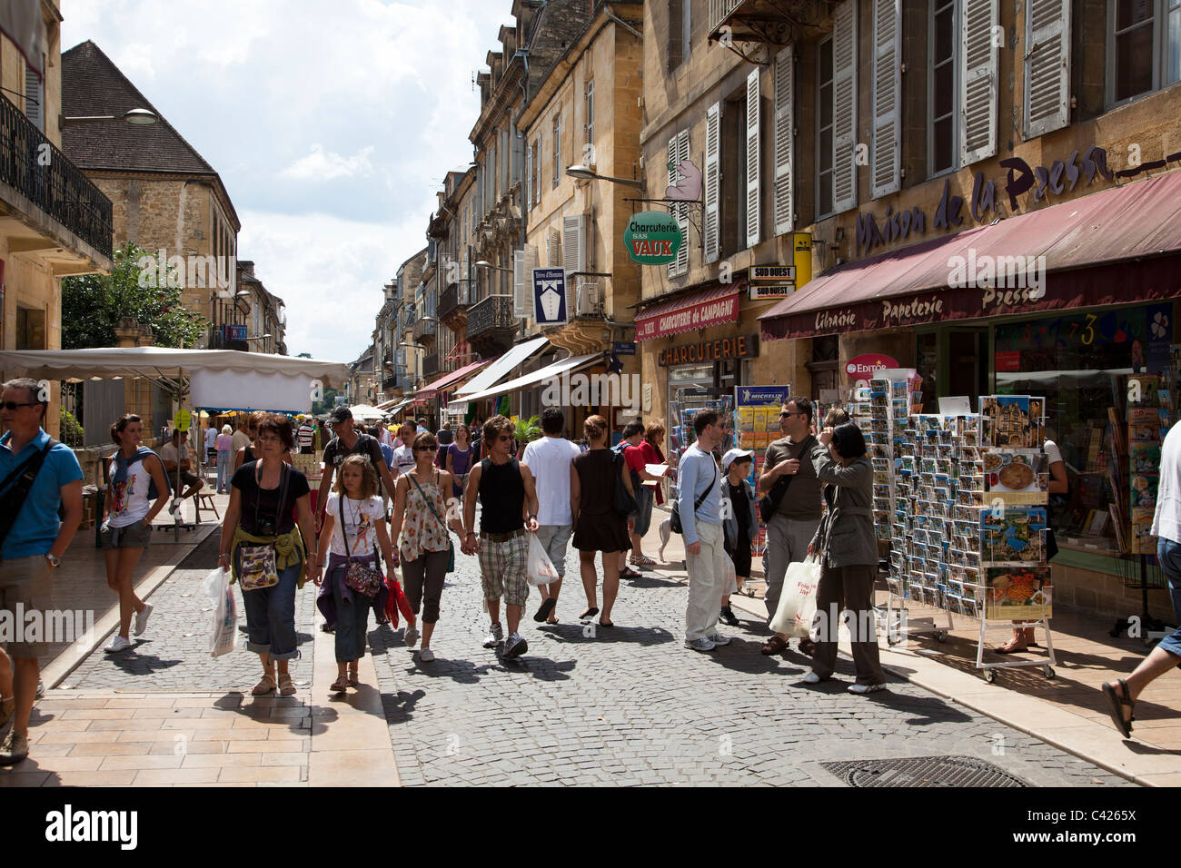 Shopping street Sarlat la Caneda Dordogne Frankreich Stockfoto