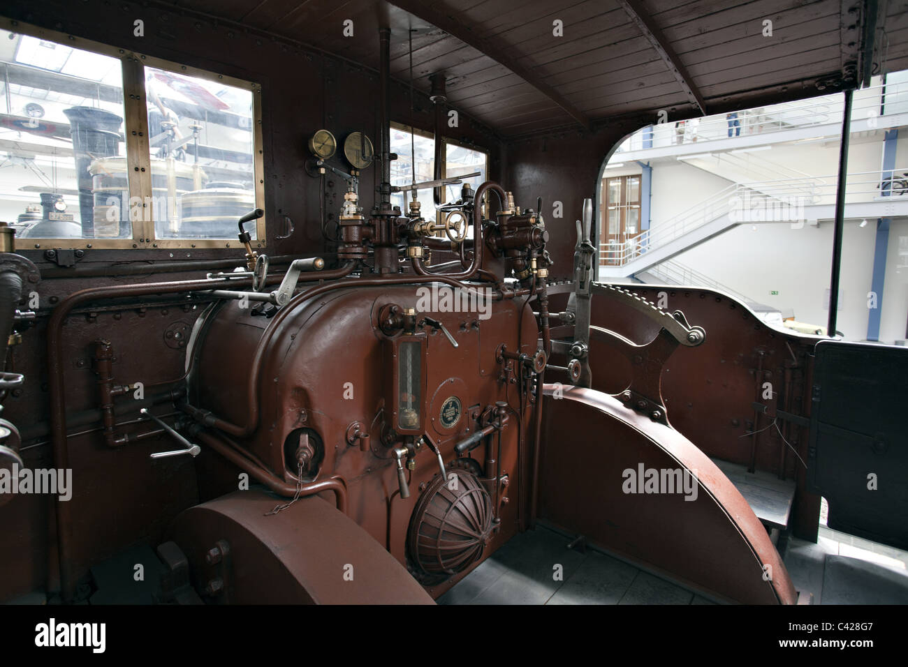 Nahaufnahme von Schwarz, Eisenrad Vintage Dampfmaschine Stockfoto