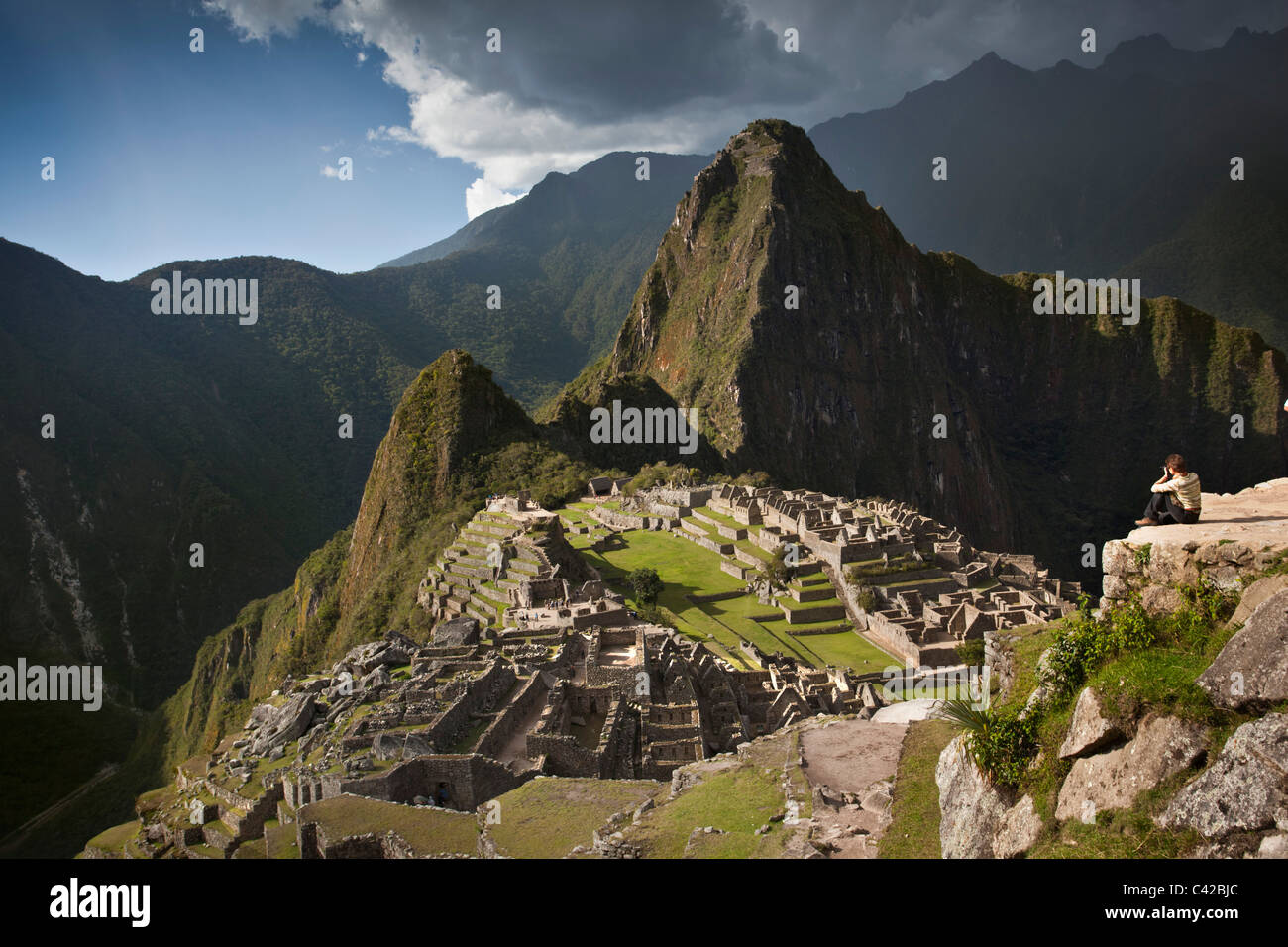Peru, Inka-Stätte des 15. Jahrhunderts gelegen 2.430 Meter (7.970 ft) über dem Meeresspiegel. Tourist. Stockfoto