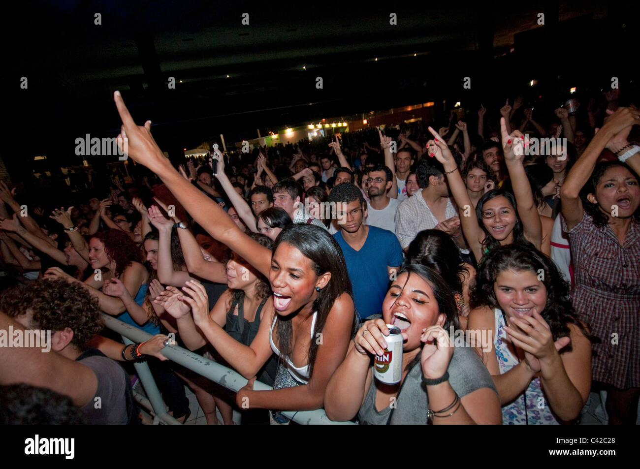 Junge Brasilianer beim Konzert in Recife Brasilien Stockfoto