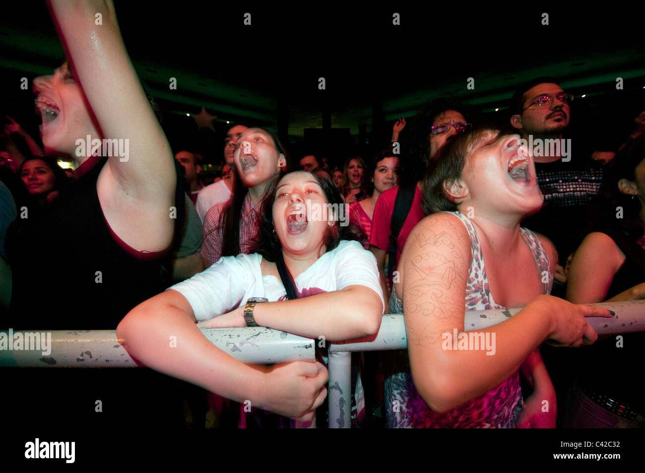 Junge Brasilianer beim Konzert in Recife Brasilien Stockfoto