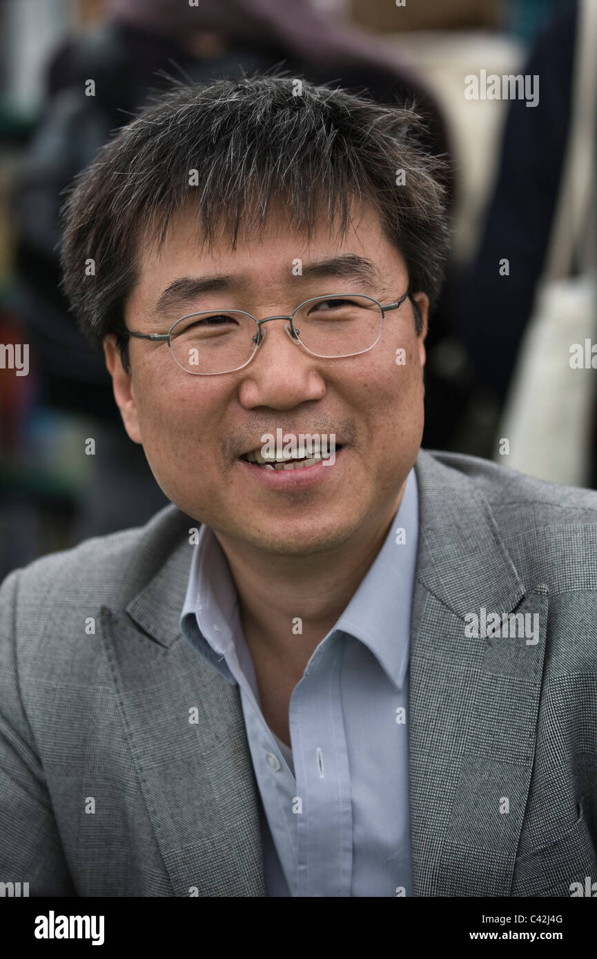 Ha-Joon Chang südkoreanischen Ökonom und Schriftsteller im Bild auf der Hay Festival 2011 Stockfoto