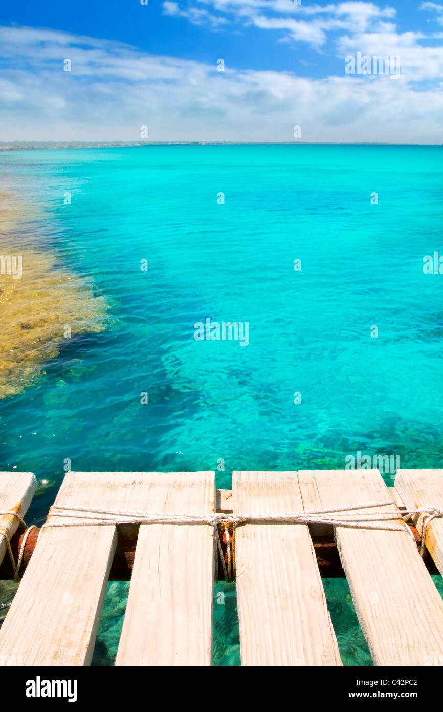Illetes Illetas Strand Holzmole türkisfarbenen Meer Formentera Balearic Inseln Mittelmeer Stockfoto