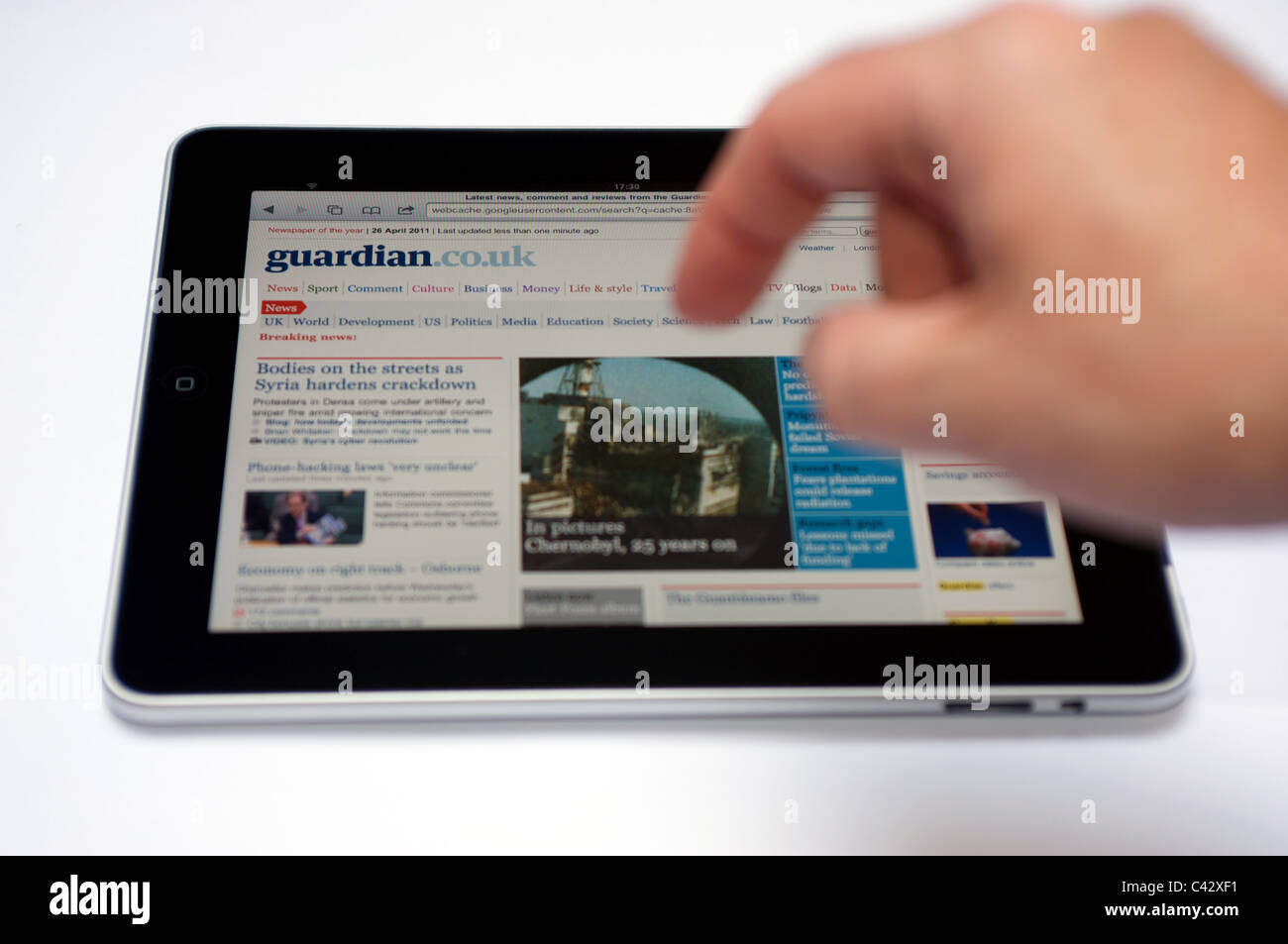 Apple iPad anzeigen Guardian Online-homepage Stockfoto